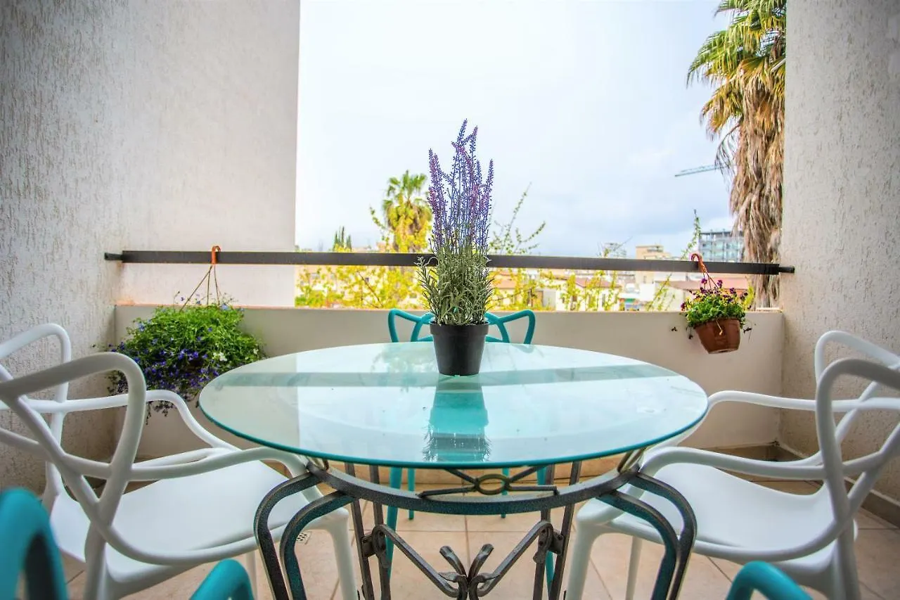 Yippee! City Center Larnaca Apartment